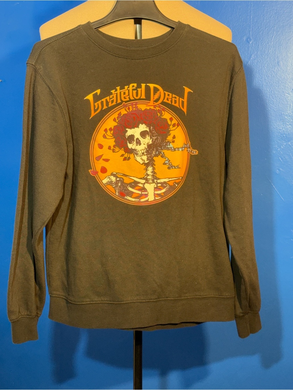 Grateful Dead Bertha Skull Roses Graphic Crewneck Sweatshirt Charcoal Grey LG